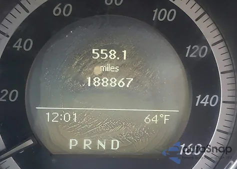 2010 Mercedes-Benz C 300 Luxury/Sport z USA, uszkodzony, nr VIN WDDGF5EB1AF413487